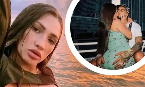 laury saavedra xxx|Quién es Laury Saavedra, la nueva novia de Anuel AA